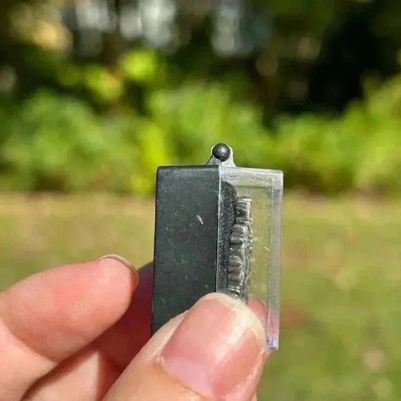 5/$25 Silver pewter cost of arms  military pin 15mm VTG - Picture 8 of 8